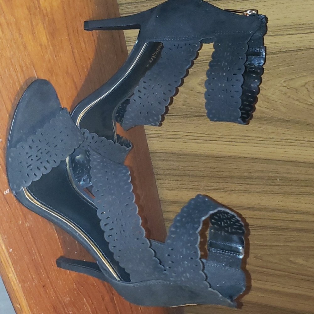 Black Heels - Limelight